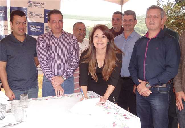 Prefeitura lança construção de ginásios poliesportivos em Ponte do Silva e Realeza